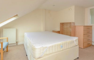 Lovely loft double in OX1 House! Main Photo