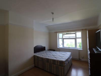 Ensuite Rooms Available 🏡 Dene Road Main Photo
