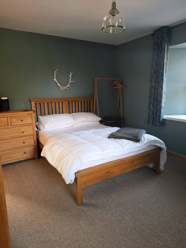 Double bedroom ensuite with kitchenette Main Photo