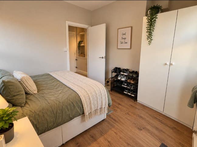 Double Ensuite Room with Private Roof Patio Main Photo