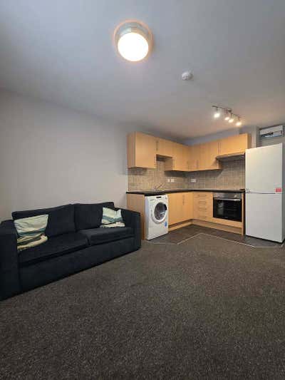 Spacious 1 Bed Flat in Adamsdown Main Photo