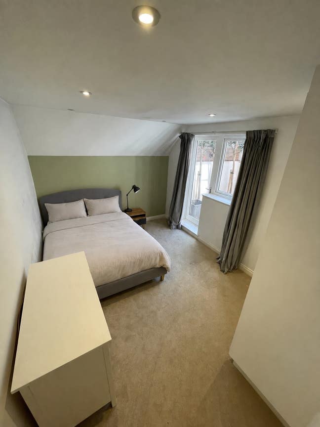 Large Double, Own Bath & Patio | Approx. 6 Months Main Photo