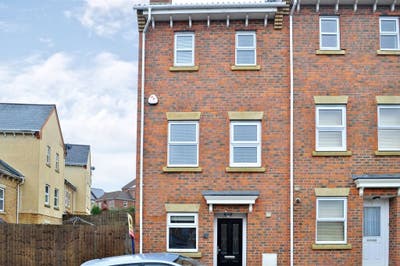 3 Bed House to let with 3 toilets and 2 bathrooms Main Photo