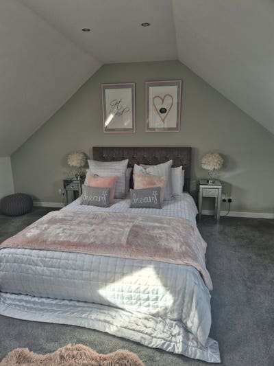 Kingsize bedroom with dressing room and ensuite Main Photo