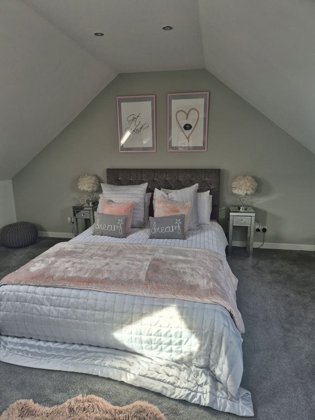 Kingsize bedroom with dressing room and ensuite Main Photo