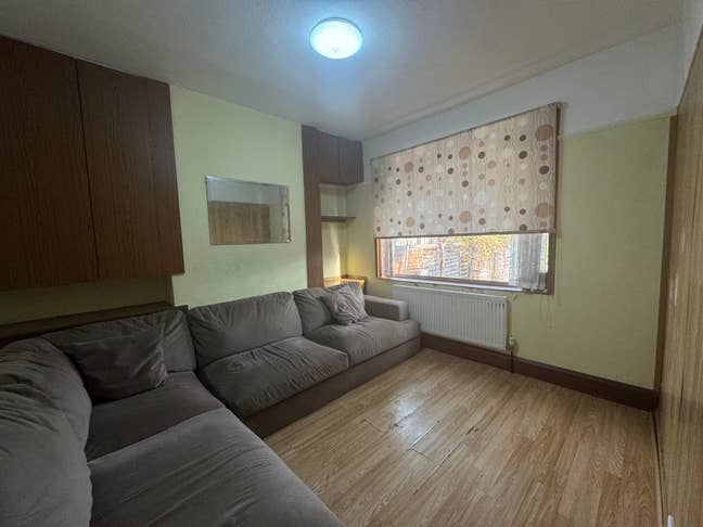 3 bedrooms house
Bull road , RM10  Main Photo