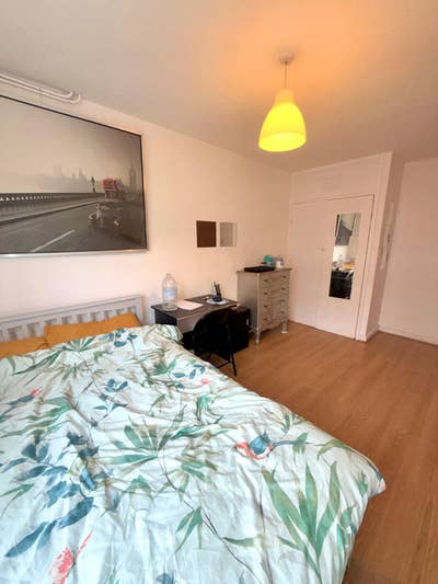 Summer Deal - Last Double Rooms Near Tower Hill E1 Main Photo