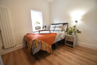 2 Double Rooms with/ without  Ensuite near Hospita Main Photo