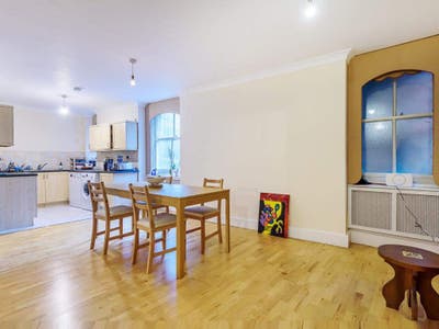 Spacious 3Bed,3-Bath Flat with Concierge Hyde Park Main Photo