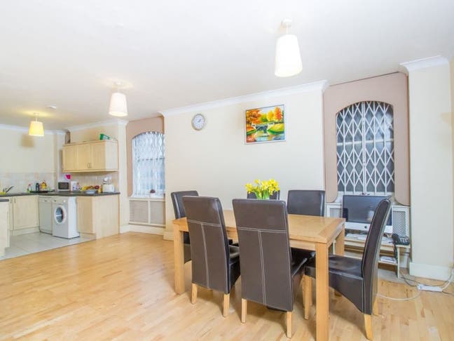 Spacious 3Bed,3-Bath Flat with Concierge Hyde Park Main Photo