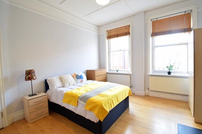 Fully Furnished Room – Move In Ready - Bills inclu Main Photo