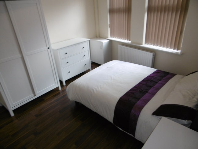 En-Suite Double Room-Close to Tram - Imperial Road Main Photo