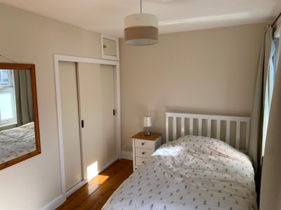 Double room, 4 mins walk from Trowbridge station Main Photo