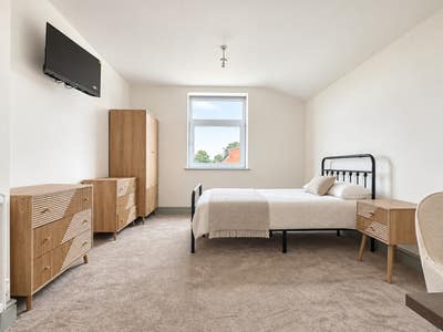 Avonmouth | All Bills | Ensuite | Kitchenettes  Main Photo
