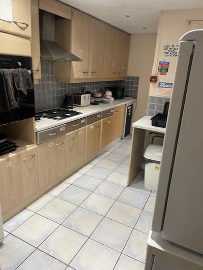 Double Furnished Room by Primark with Courtyard Main Photo