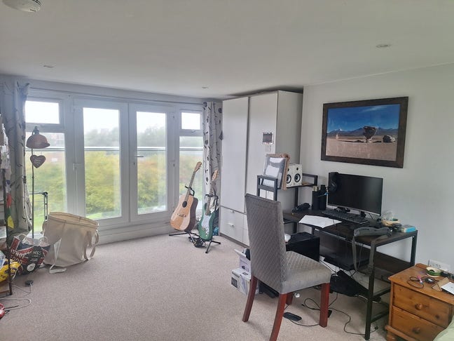 Very nice ensuite room available  Main Photo