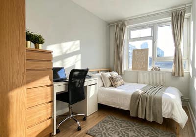 5 Bedroom Stylish Apartment Close to Tube Station Main Photo