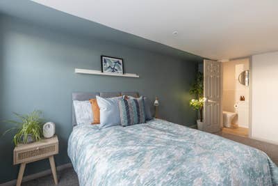 💙A stylish en-suite room in our beautiful home💙 Main Photo