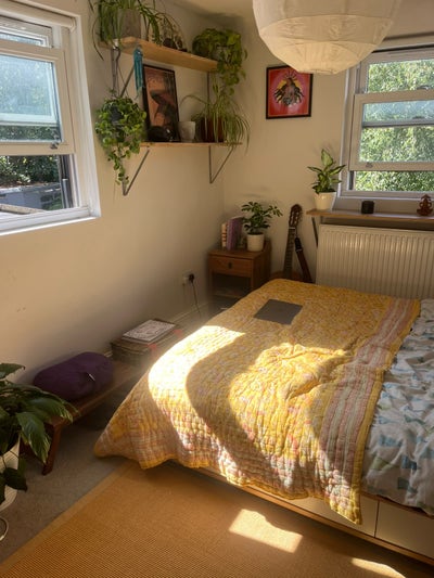 Small double room (extra space in living area) Main Photo
