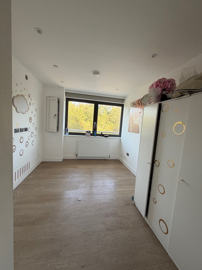 Ensuite room Main Photo