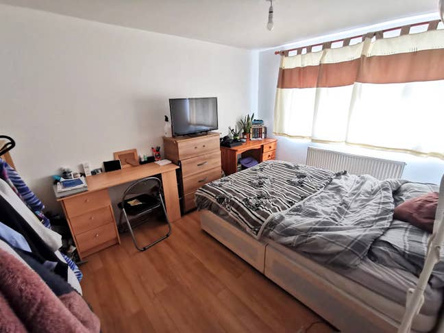Stratford Station 2 Minutes Walk Prime Location!! Main Photo