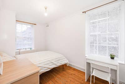 Room Available Next to Shadwell DLR E1 Main Photo