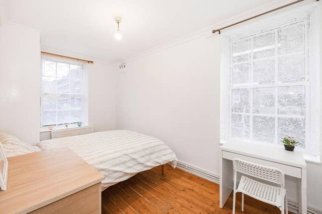 Room Available Next to Shadwell DLR E1 Main Photo