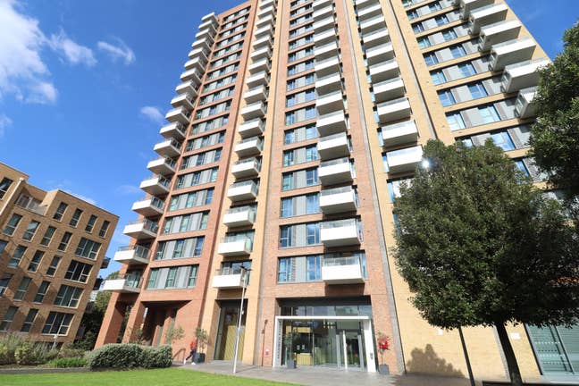 Luxury Flat in East London - Gym included !  Main Photo
