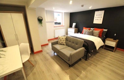 Basement Double Off Suite room to rent Main Photo