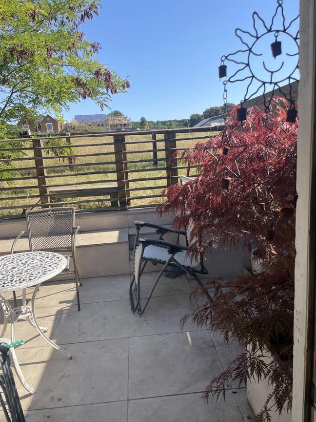 Room to rent Epsom walking distance to the station Main Photo
