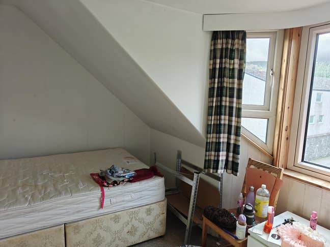3 Large Double Rooms in Friendly All-Female House  Main Photo