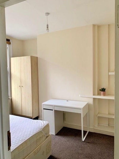 Double room available &pound;900pcm - Gillespie Road N5 Main Photo