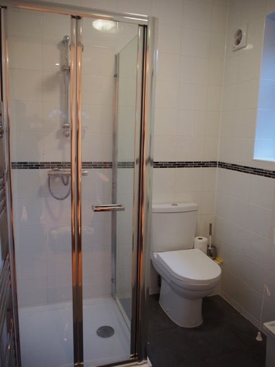 Bright one-bedroom flat near Brunel University Main Photo