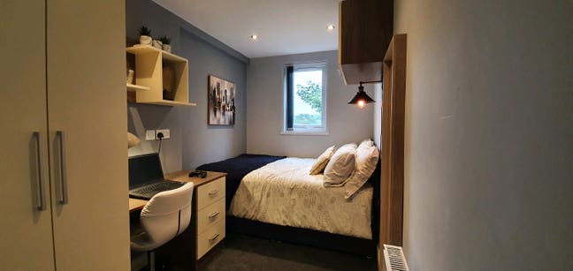 Ensuite room - bills, council tax and cleaner inc Main Photo