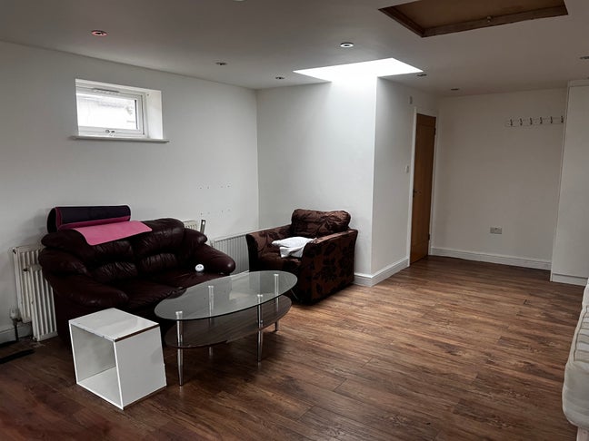 Large Self-Contained Studio with Private Bathroom Main Photo