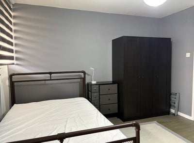 A Double room in a simple home  Main Photo
