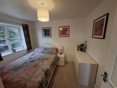 Furnished Double Room in Friendly Salford Home Main Photo