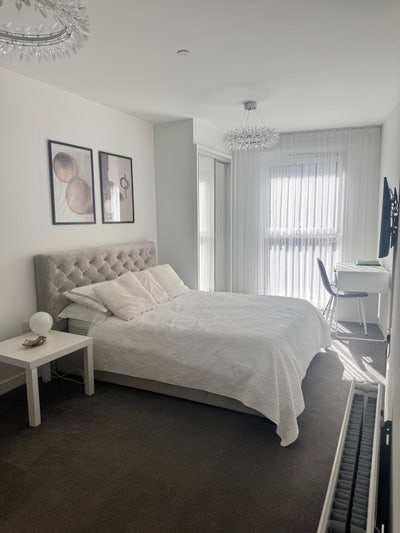  Sunny En-Suite Double Room/ 1 min to Station Main Photo