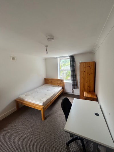 DSS / PIP accommodation - Rooms Available!  Main Photo