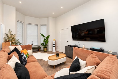 Luxury Room with En-Suite in Stunning Home  Main Photo
