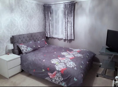 Double Room in Modern Flat with free parking  Main Photo