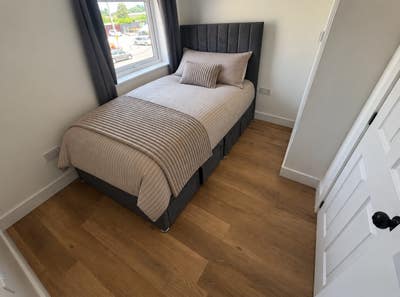 🔥Last Room Left– Wrexham Main Photo