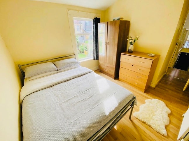 ☑️ Cosy DBs Stratford & Maryland | House Garden Main Photo