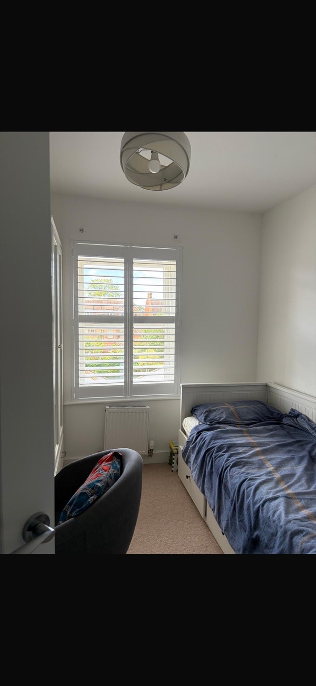 &pound;600 bills included double room in a new built  Main Photo