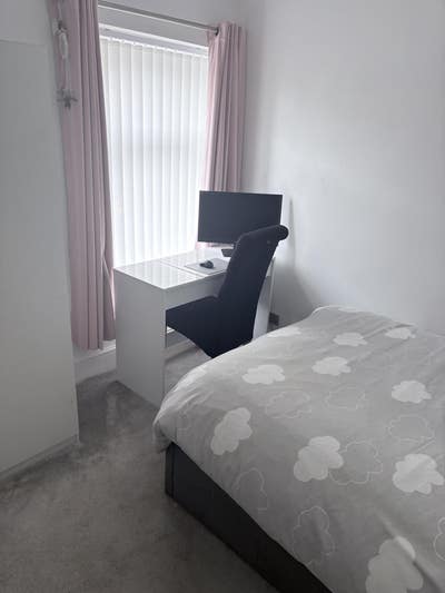 Double Room to Rent all bills included  Main Photo