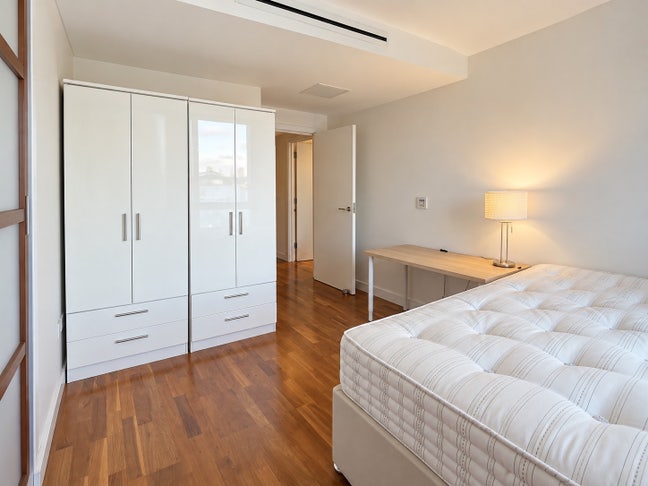 Aircon, En-suite double room to rent in Bermondsey Main Photo