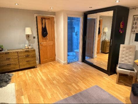 Loft Room with Ensuite for Rent – N10 1AN Main Photo