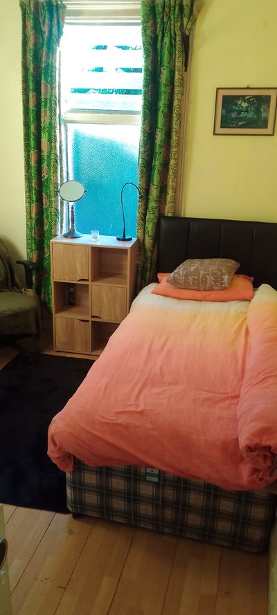 Single Room in House with Garden.. Main Photo