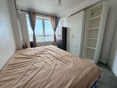 Double room available in TW13 6AP Main Photo