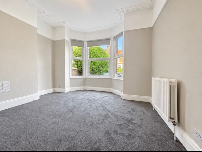 Good size double room inclusive of bills & WI-FI Main Photo